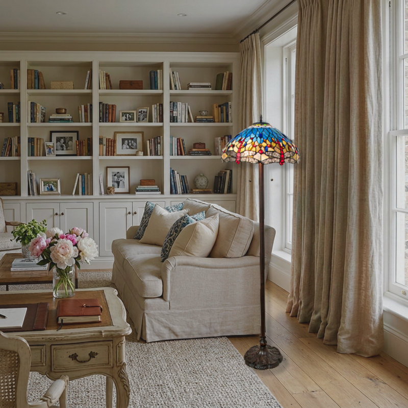 Dragonfly Hanginghead Tiffany floor lamp in living room