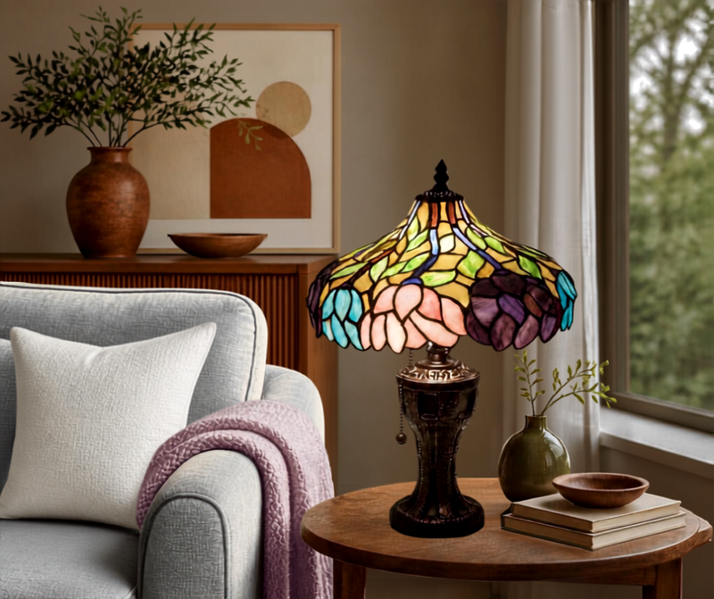 Tiffany Wisteria table lamp in living room