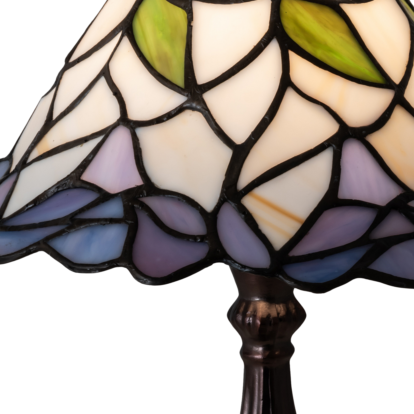 12-inch small tiffany lamp daffodil. Close up of glass shade. 