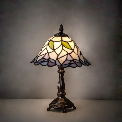 12-inch small tiffany lamp daffodil on dark background. 