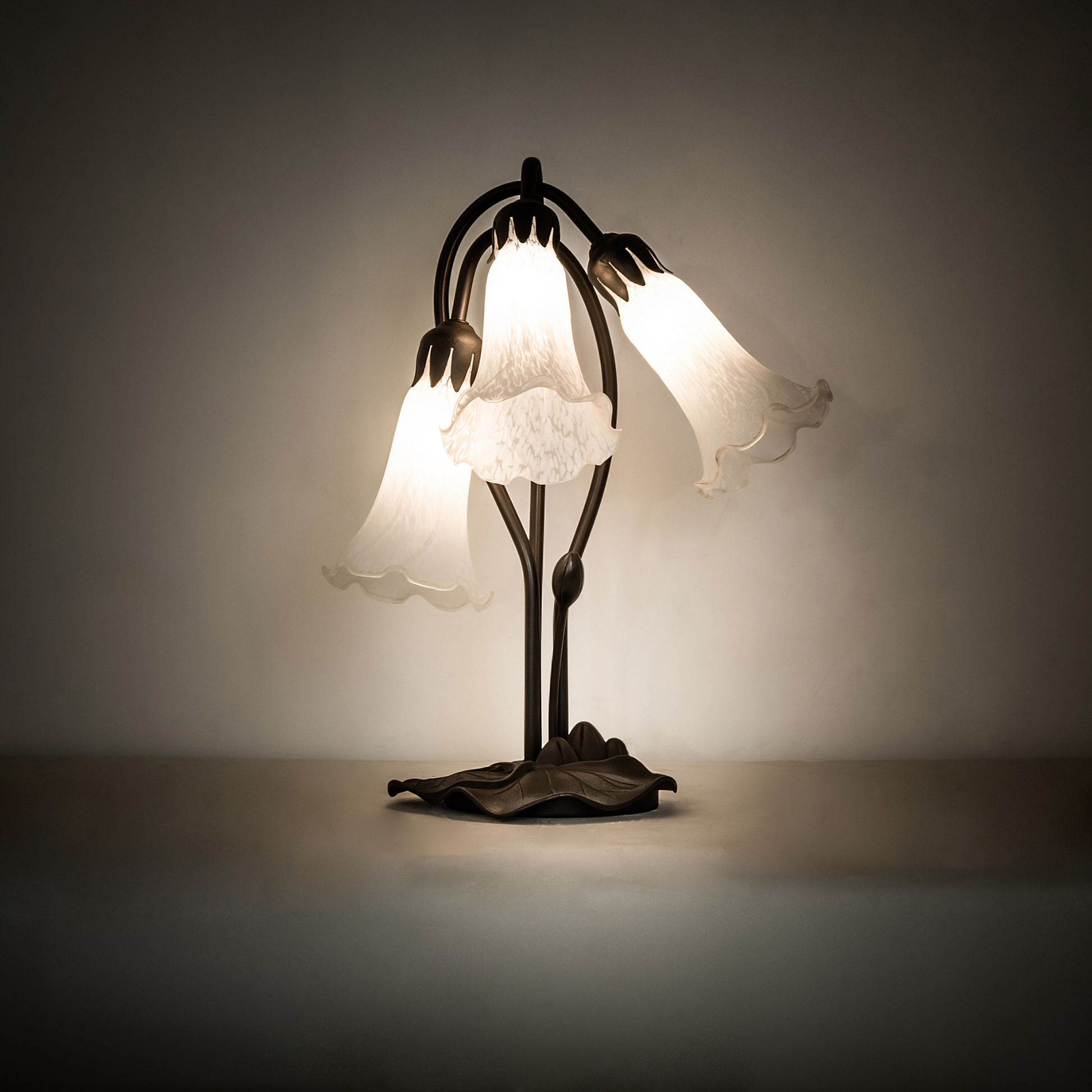 16-inch Tiffany Flower Lamp White Pond Lily Accent on dark background