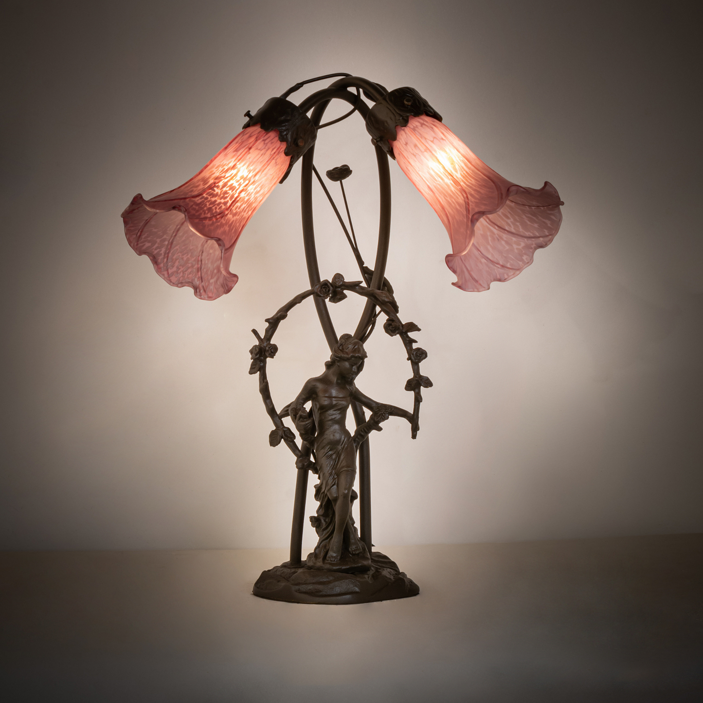 17-inch tiffany side table lamp Lavender y Pond Lily Trellis Girl Accent on dark background